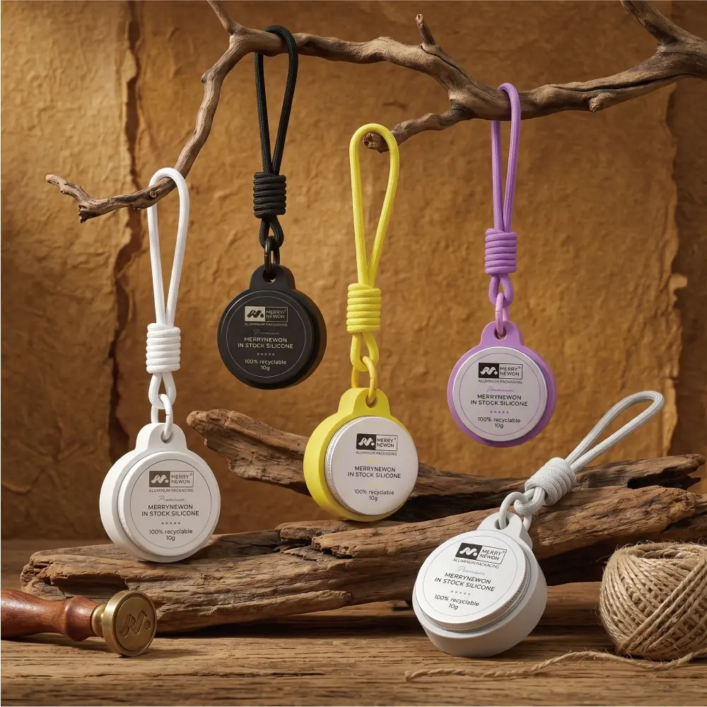 aluminum jar with silicone keychain hook.jpg